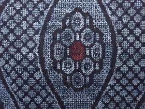 アンティーク　立涌に抽象模様織り出し本場正藍泥染大島紬着物(割り込み絣)